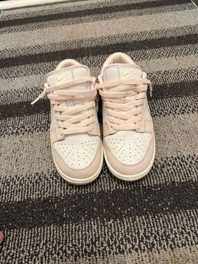 Nike Low-Top Sneakers in Light Pink and White
